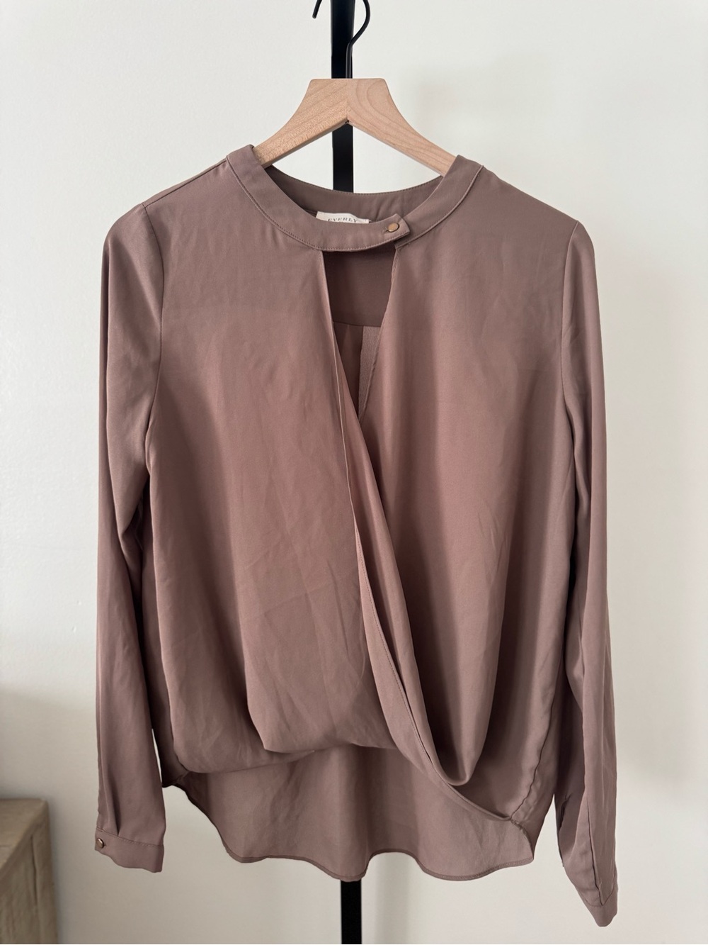 Everly Mauve Twist-Front Long-Sleeve Blouse